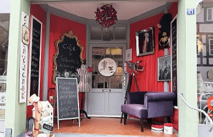 Cafe Faltenrock